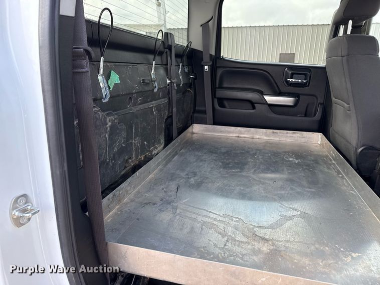 image for item EG5822 2016 Chevrolet Silverado 3500HD Crew Cab utility bed pickup truck