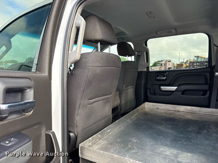 image for item EG5822 2016 Chevrolet Silverado 3500HD Crew Cab utility bed pickup truck