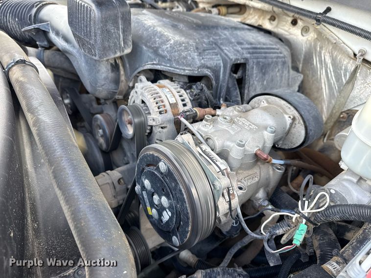 image for item EG5822 2016 Chevrolet Silverado 3500HD Crew Cab utility bed pickup truck