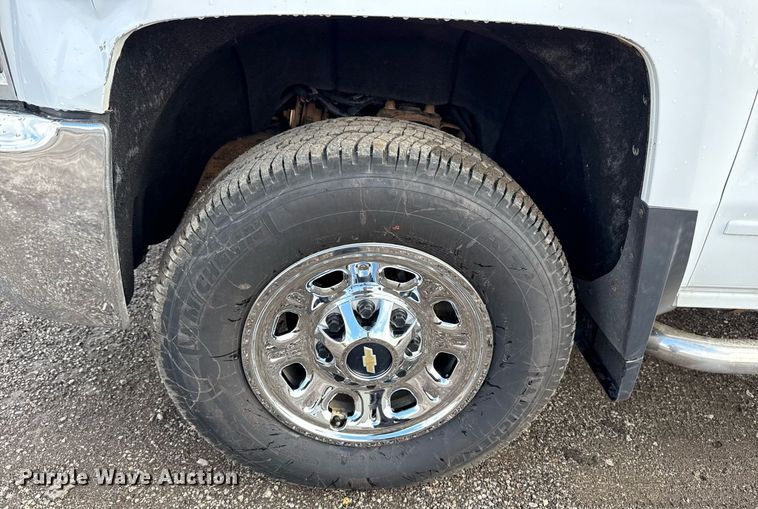 image for item EG5822 2016 Chevrolet Silverado 3500HD Crew Cab utility bed pickup truck