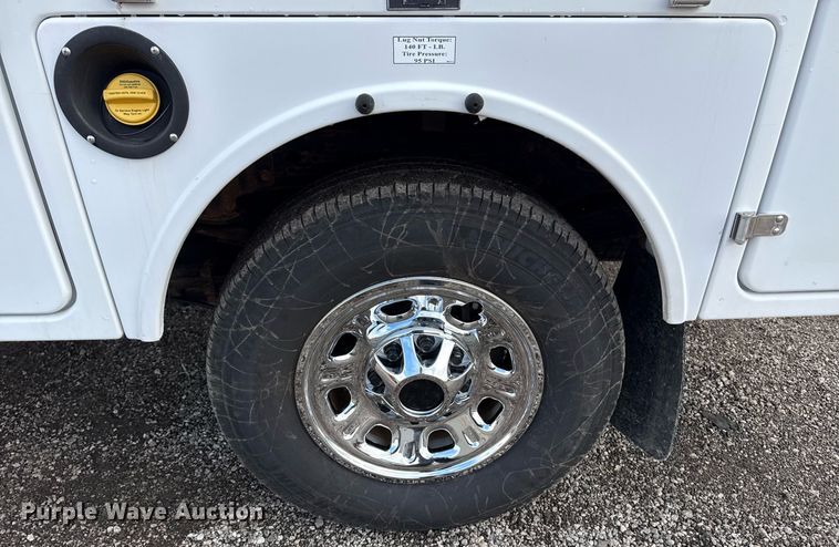 image for item EG5822 2016 Chevrolet Silverado 3500HD Crew Cab utility bed pickup truck