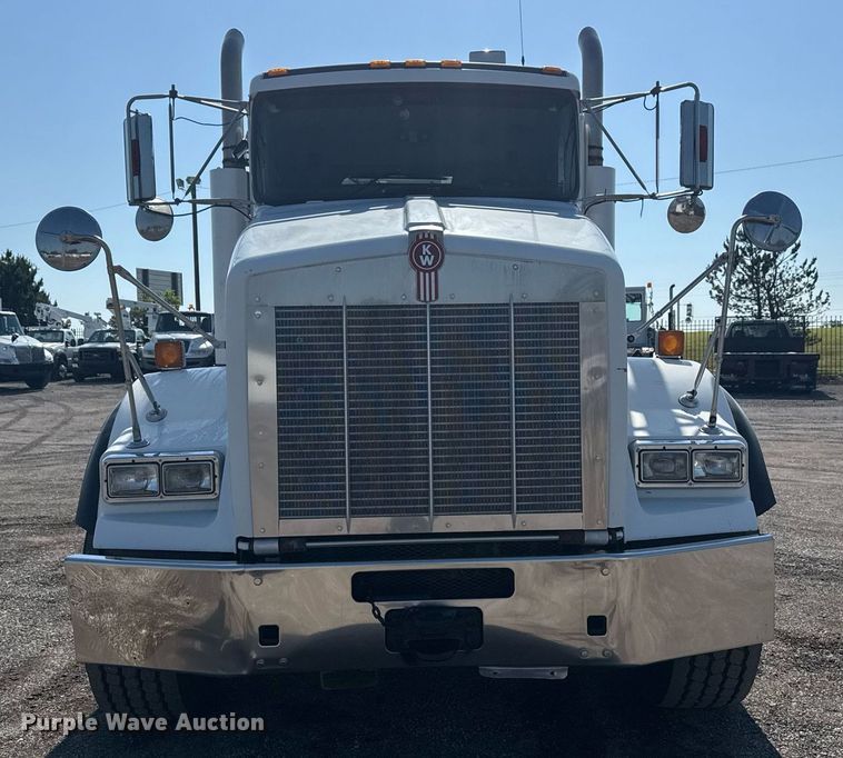 image for item EG5836 2006 Kenworth T800 vacuum truck