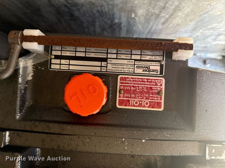 image for item EG5836 2006 Kenworth T800 vacuum truck