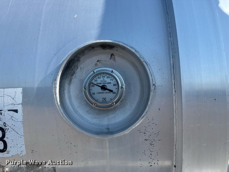 image for item EG5836 2006 Kenworth T800 vacuum truck