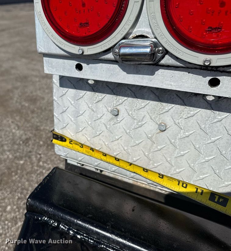 image for item EG5836 2006 Kenworth T800 vacuum truck