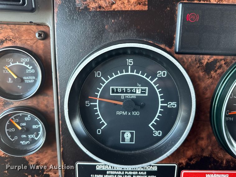 image for item EG5836 2006 Kenworth T800 vacuum truck