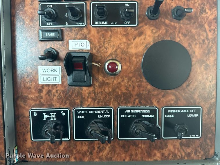 image for item EG5836 2006 Kenworth T800 vacuum truck