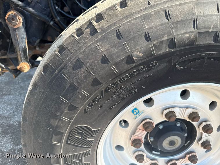 image for item EG5836 2006 Kenworth T800 vacuum truck