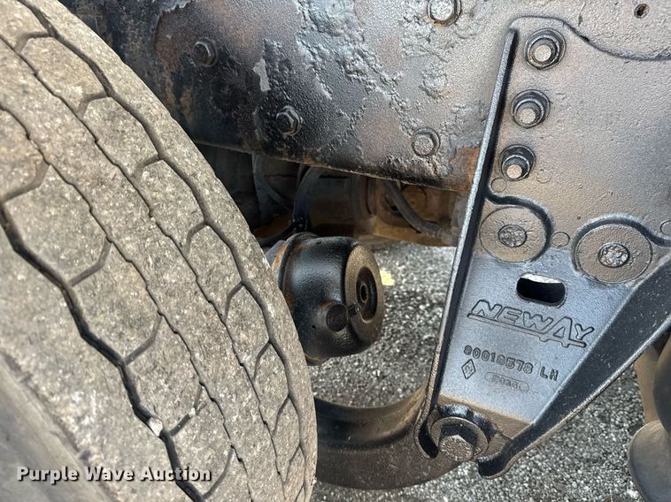 image for item EG5836 2006 Kenworth T800 vacuum truck