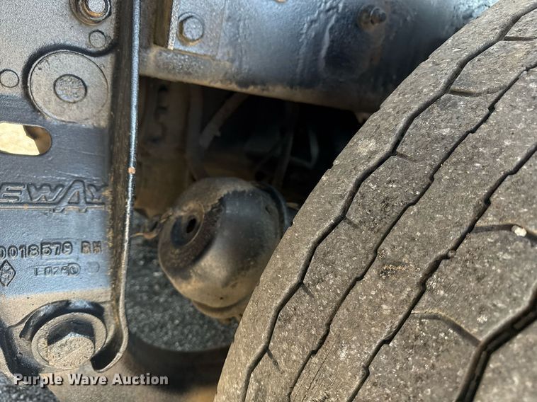 image for item EG5836 2006 Kenworth T800 vacuum truck