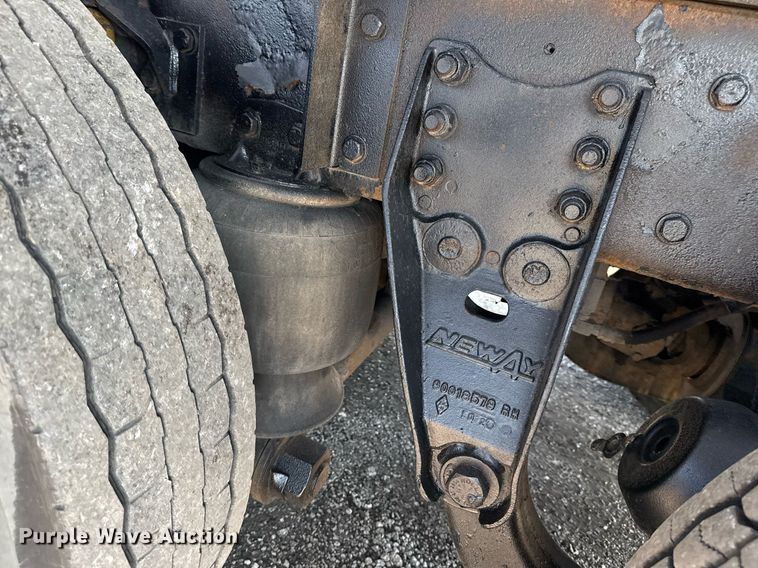 image for item EG5836 2006 Kenworth T800 vacuum truck