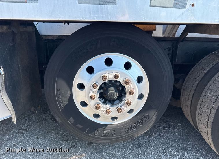 image for item EG5836 2006 Kenworth T800 vacuum truck