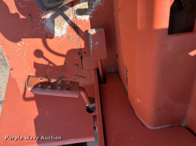 image for item EG5844 1991 Ditch Witch 5110 trencher