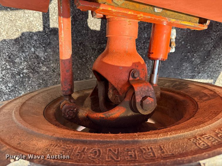 image for item EG5844 1991 Ditch Witch 5110 trencher