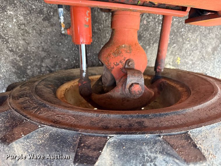 image for item EG5844 1991 Ditch Witch 5110 trencher