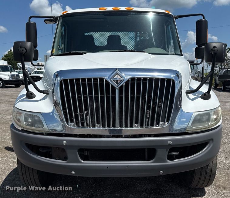 image for item EG5847 2010 International 4300 utility / service truck