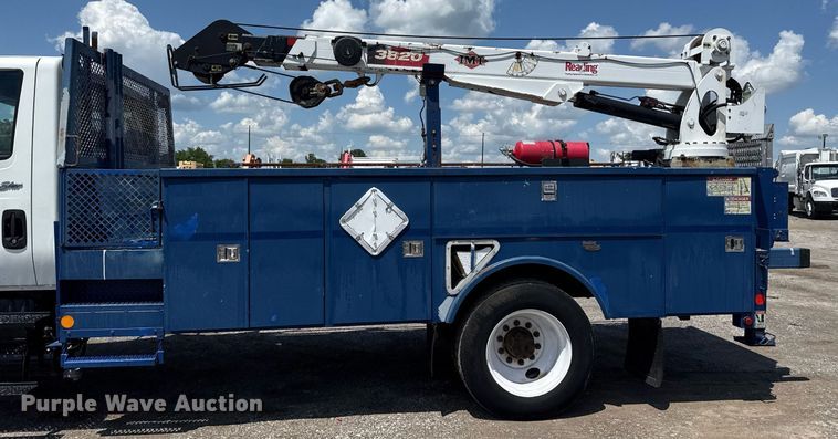 image for item EG5847 2010 International 4300 utility / service truck