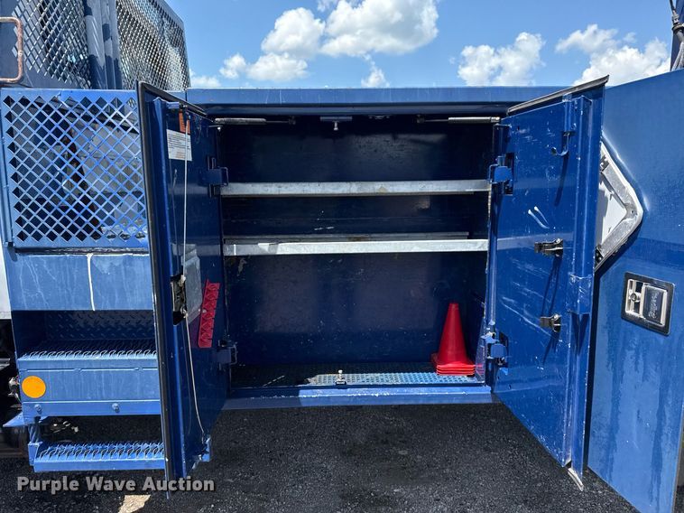 image for item EG5847 2010 International 4300 utility / service truck