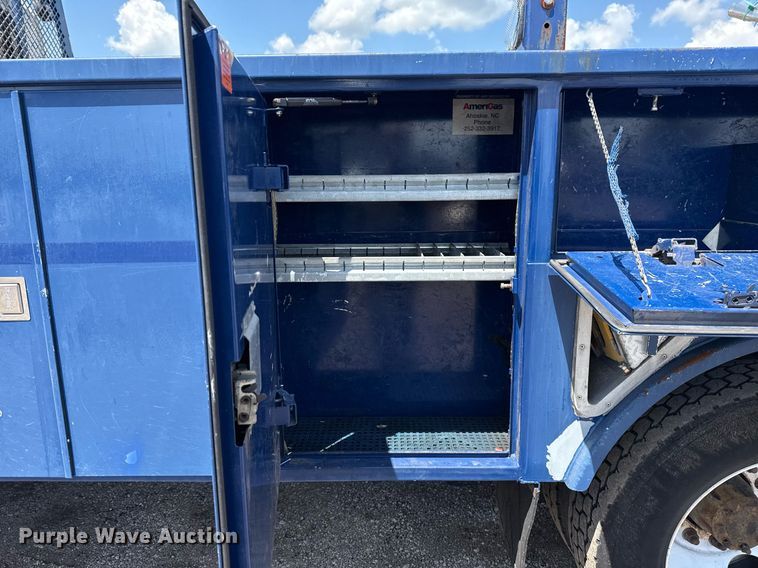 image for item EG5847 2010 International 4300 utility / service truck