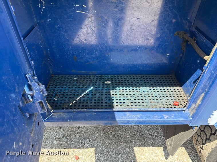 image for item EG5847 2010 International 4300 utility / service truck