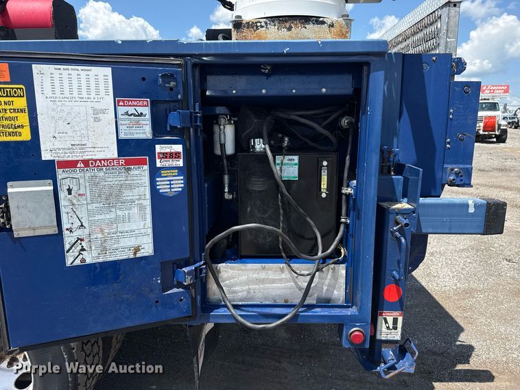 image for item EG5847 2010 International 4300 utility / service truck