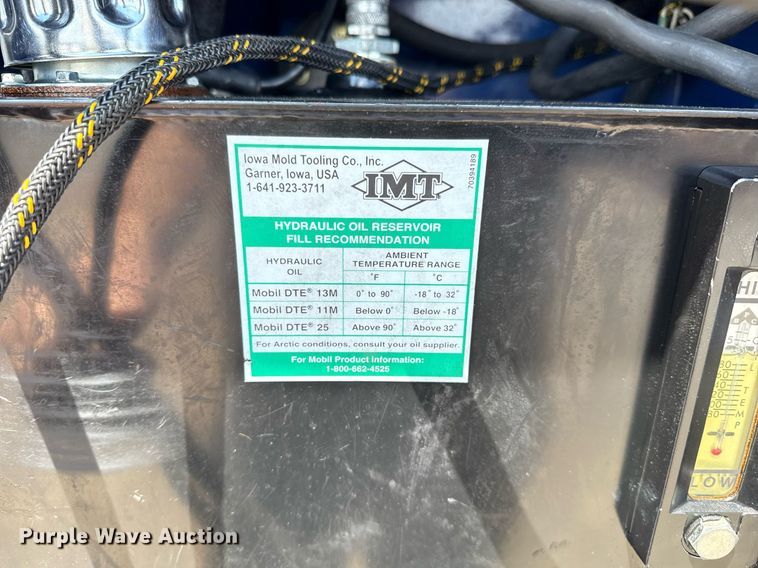 image for item EG5847 2010 International 4300 utility / service truck