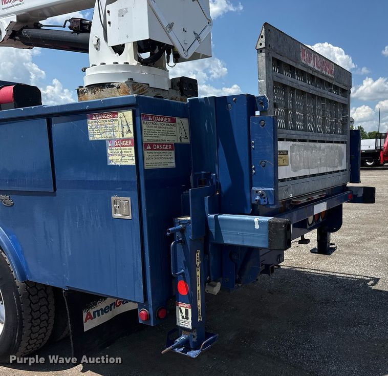 image for item EG5847 2010 International 4300 utility / service truck