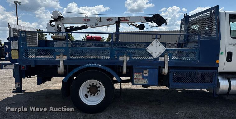 image for item EG5847 2010 International 4300 utility / service truck