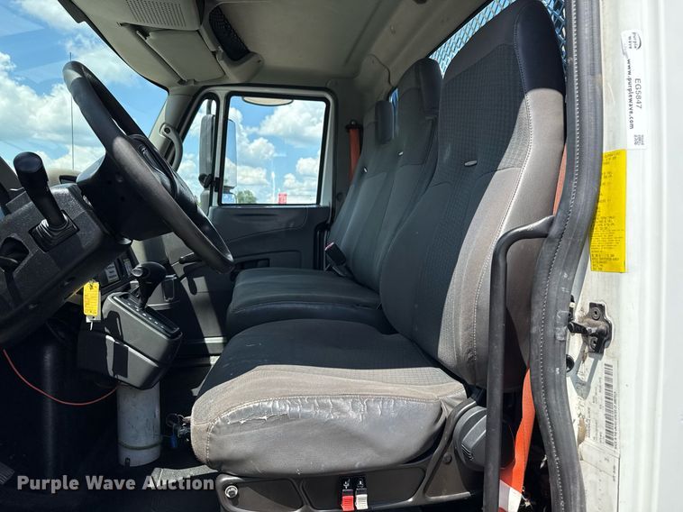 image for item EG5847 2010 International 4300 utility / service truck