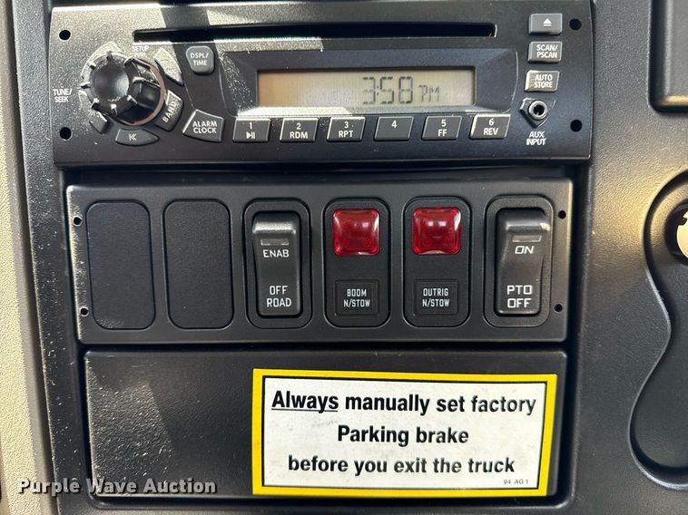 image for item EG5847 2010 International 4300 utility / service truck