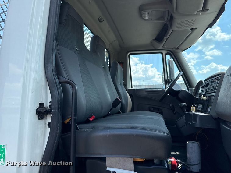 image for item EG5847 2010 International 4300 utility / service truck