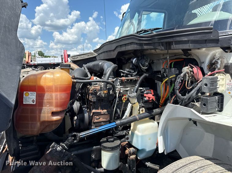 image for item EG5847 2010 International 4300 utility / service truck