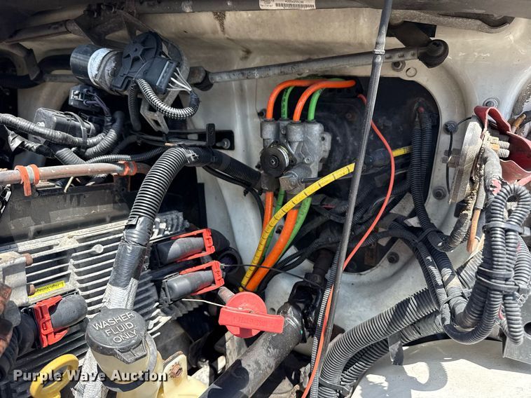 image for item EG5847 2010 International 4300 utility / service truck