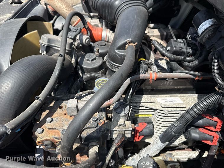 image for item EG5847 2010 International 4300 utility / service truck