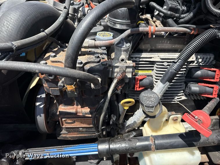 image for item EG5847 2010 International 4300 utility / service truck