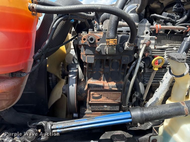 image for item EG5847 2010 International 4300 utility / service truck