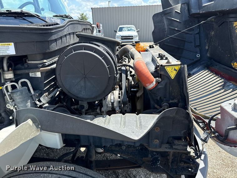 image for item EG5847 2010 International 4300 utility / service truck