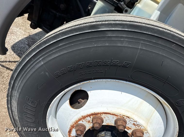 image for item EG5847 2010 International 4300 utility / service truck