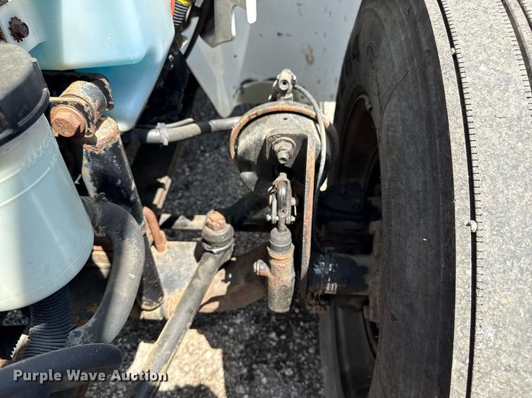 image for item EG5847 2010 International 4300 utility / service truck