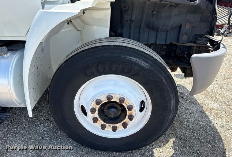 image for item EG5847 2010 International 4300 utility / service truck