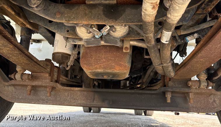 image for item EG5847 2010 International 4300 utility / service truck