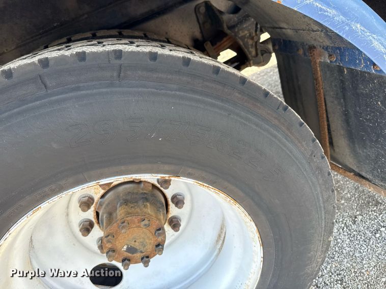 image for item EG5847 2010 International 4300 utility / service truck