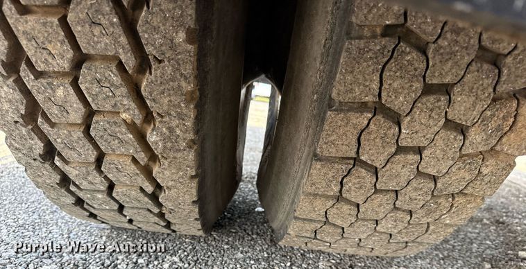 image for item EG5847 2010 International 4300 utility / service truck