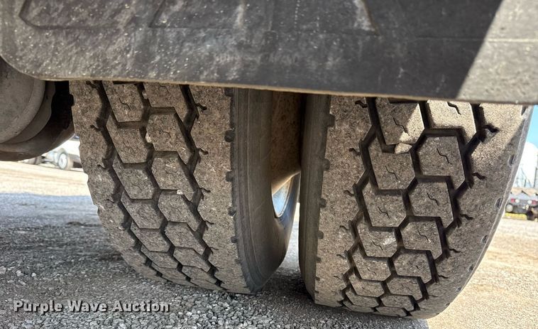 image for item EG5847 2010 International 4300 utility / service truck