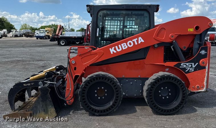 image for item EG5849 2019 Kubota SSV75 skid steer loader
