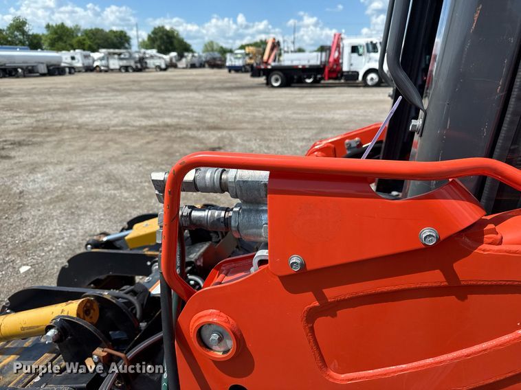 image for item EG5849 2019 Kubota SSV75 skid steer loader