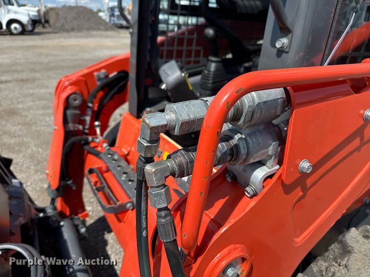 image for item EG5849 2019 Kubota SSV75 skid steer loader