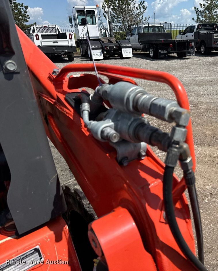 image for item EG5849 2019 Kubota SSV75 skid steer loader