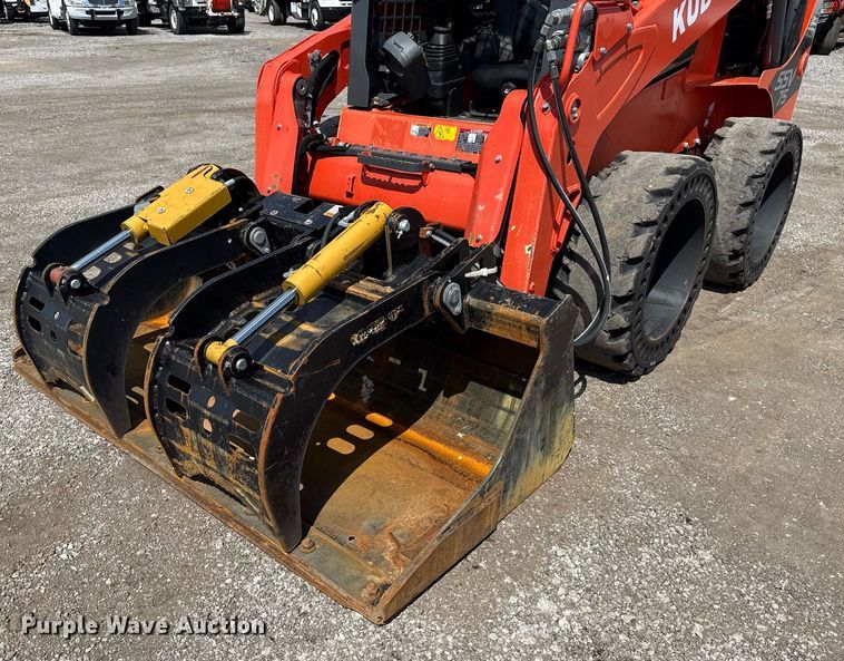 image for item EG5849 2019 Kubota SSV75 skid steer loader