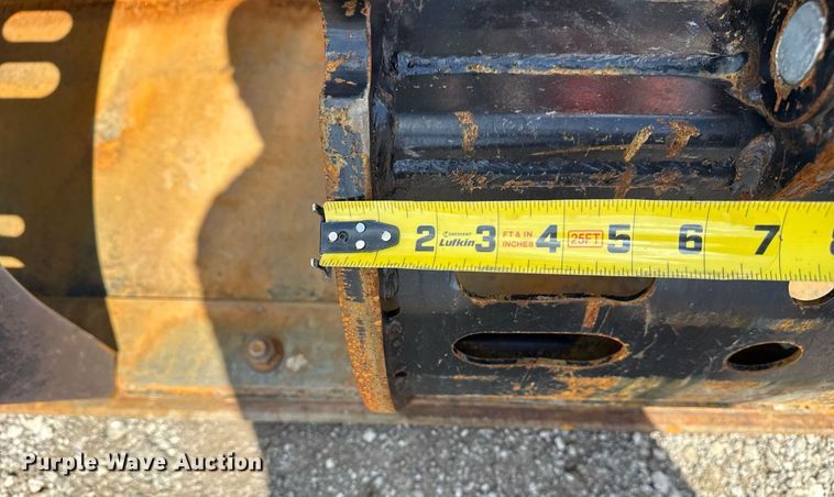 image for item EG5849 2019 Kubota SSV75 skid steer loader